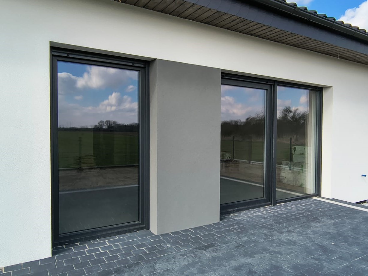 Realizacja. Montaż okien PCV dla domu jednorodzinnego.